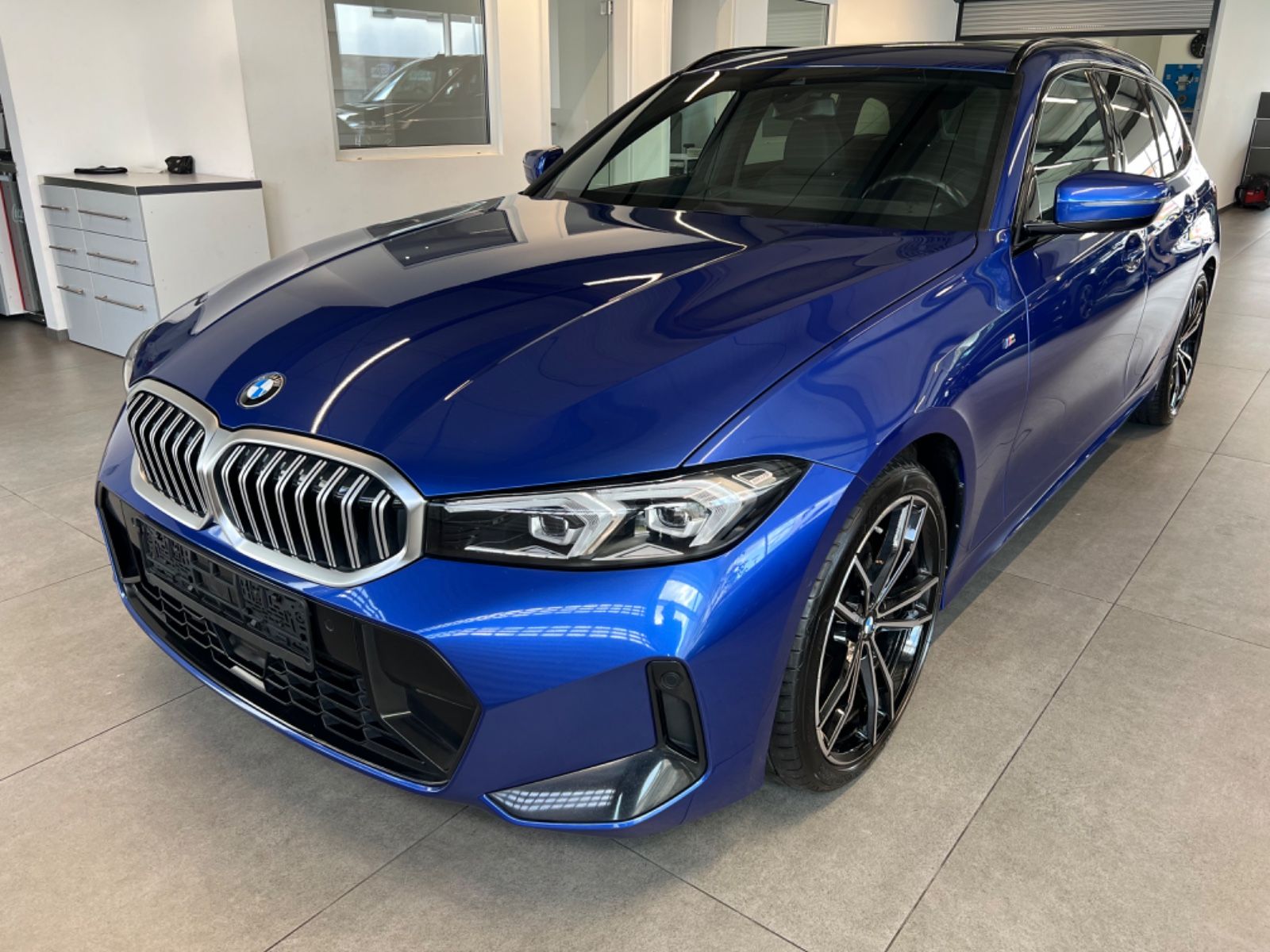 BMW 320 d xDrive M Sport - Samsaru's Car Outlet