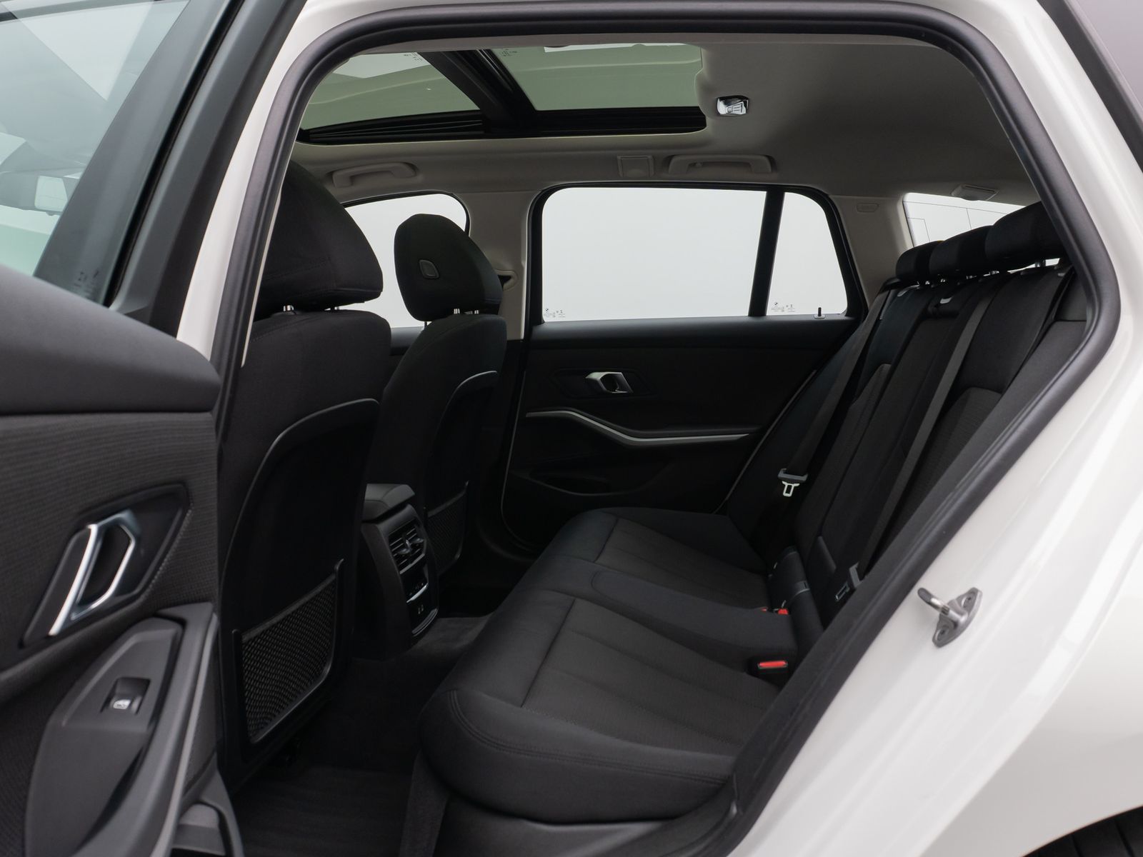 BMW 320d - Samsaru's Car Outlet