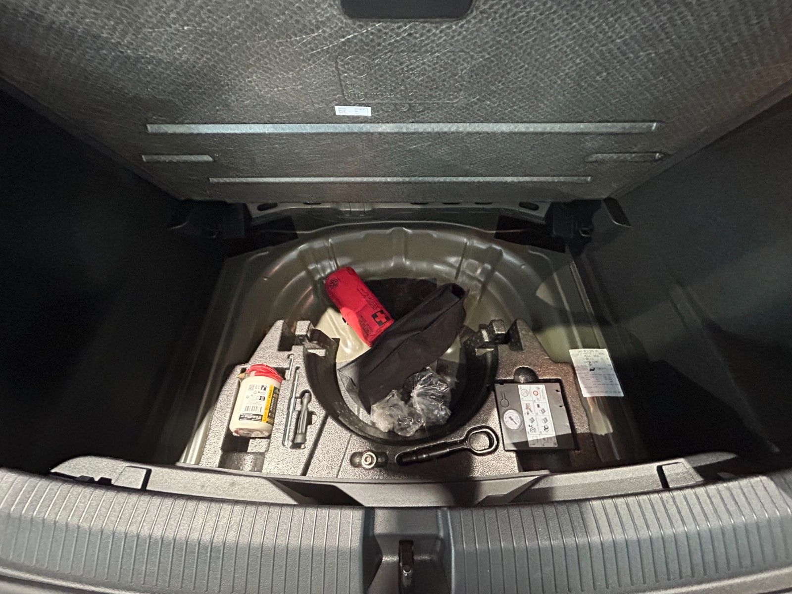 Volkswagen T-ROC 1.5 TSI United - Samsaru's Car Outlet