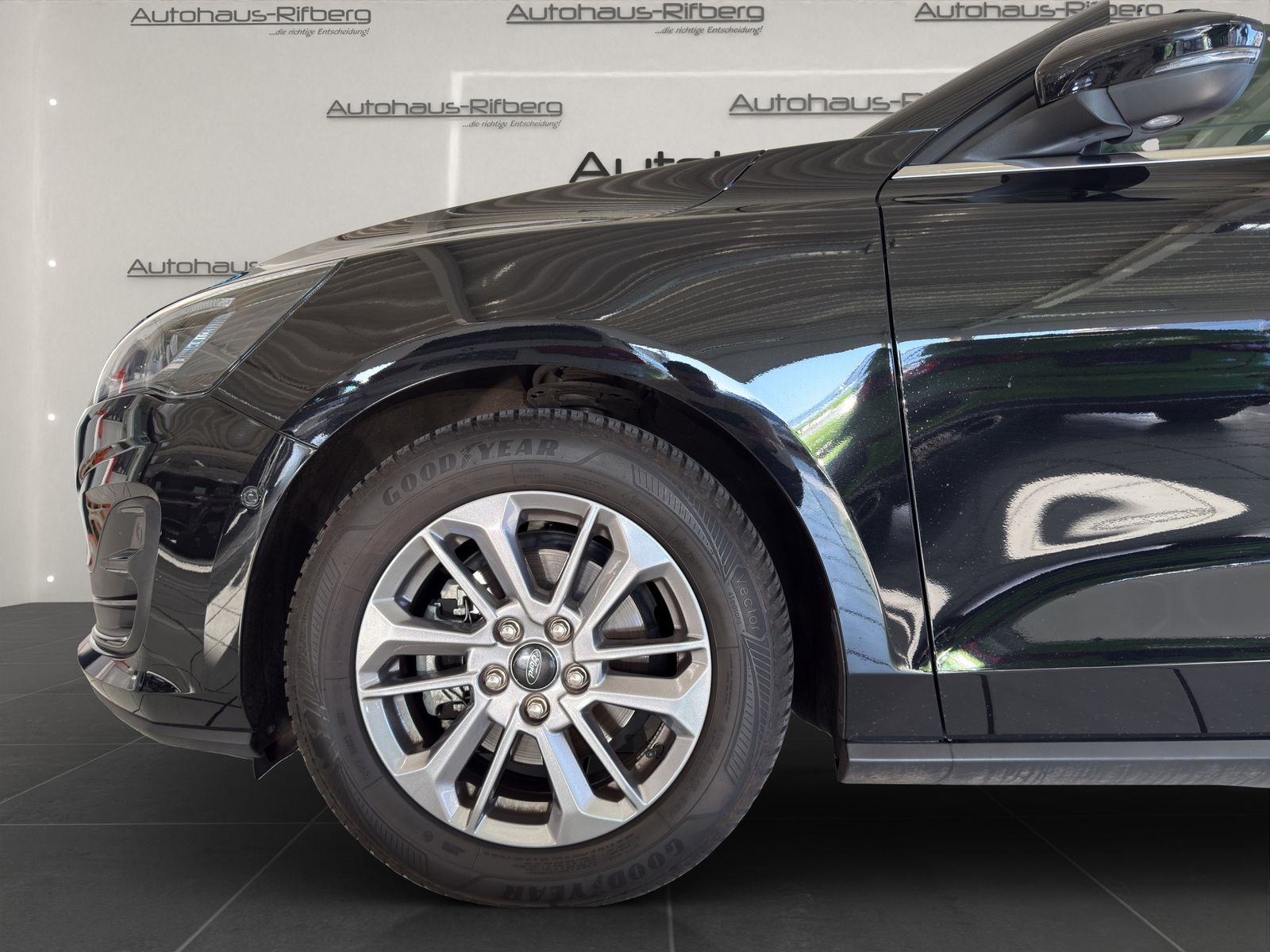 Ford Focus TOURER Titanium/AHK/PANO/MATRIX/B&O/KAMERA