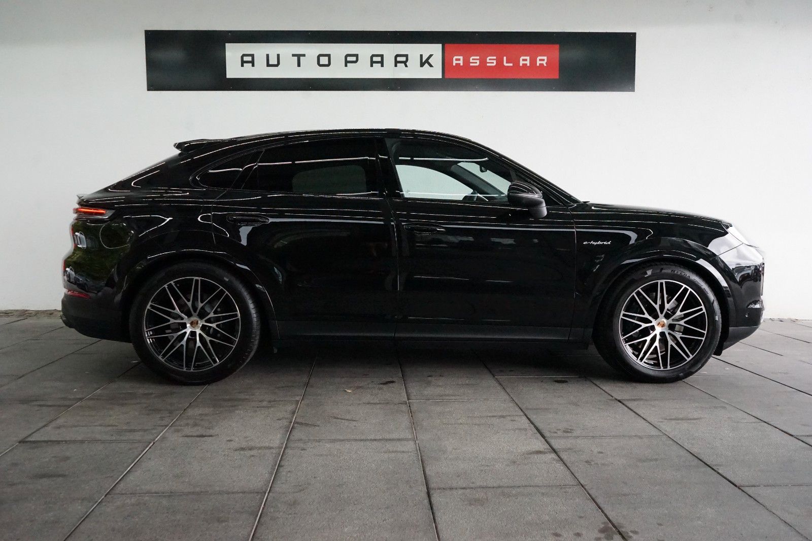 Porsche Cayenne Coupe E-Hybrid/P-DiSPLAY/BOSE/ACC/ACC/18