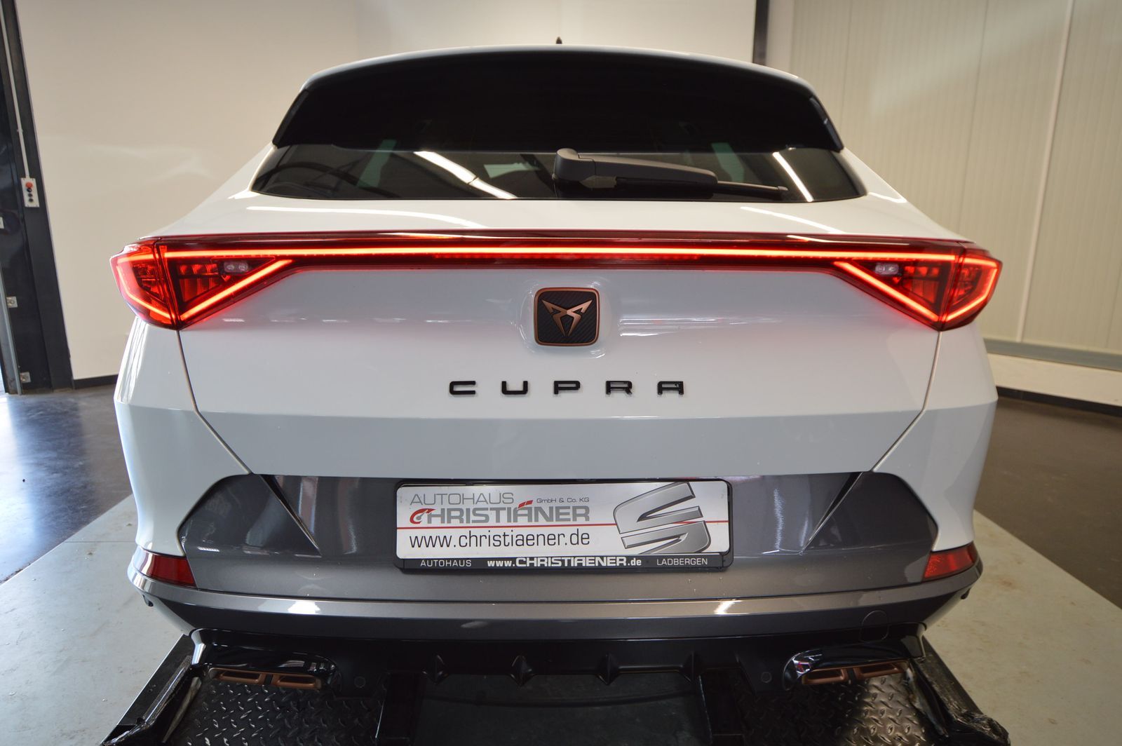 Cupra Formentor 1.4 e-HYBRID - Samsaru's Car Outlet