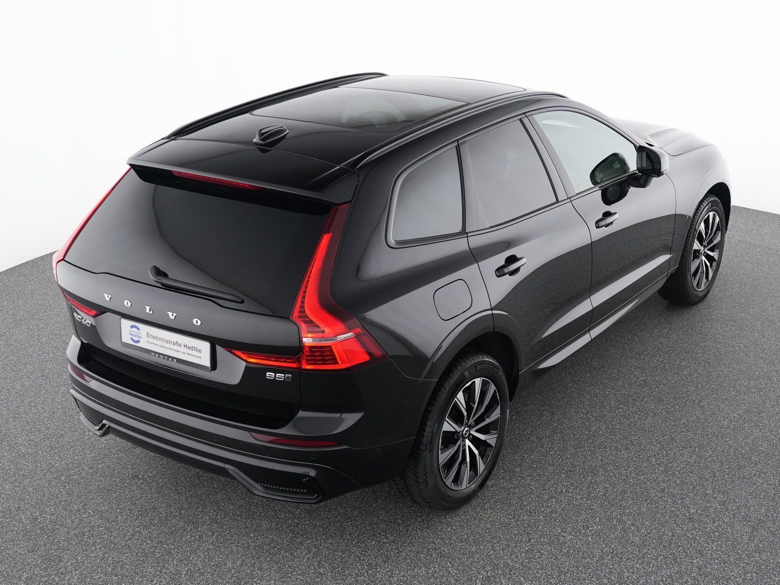 Volvo XC60 B5 Benzin AWD Plus Dark - Samsaru's Car Outlet