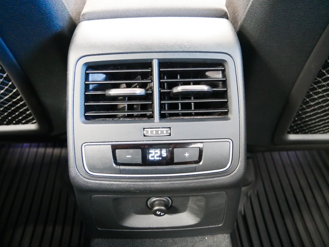 Audi A4 Limousine 35 TFSI advanced - Samsaru's Car Outlet