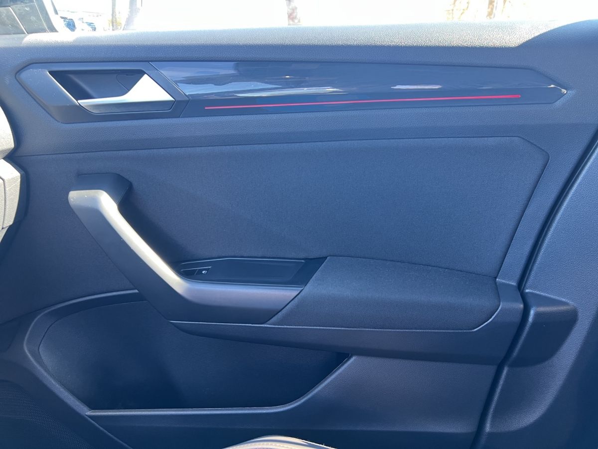 Volkswagen T-ROC Sport 1.5 TSi DSG - Samsaru's Car Outlet