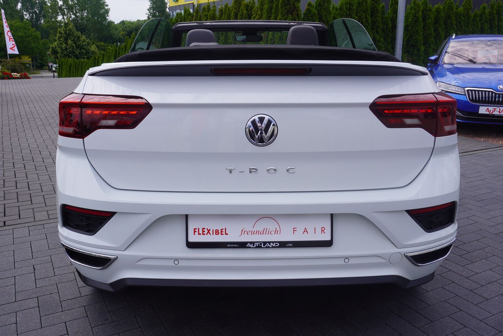 Volkswagen T-Roc 1.5 TSI R-Line - Samsaru's Car Outlet