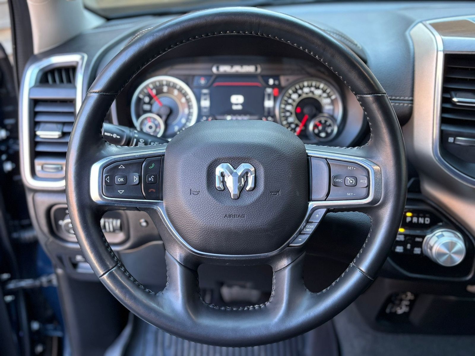 Dodge RAM 1500 Laramie LED AHK Memory 4x4 LPG