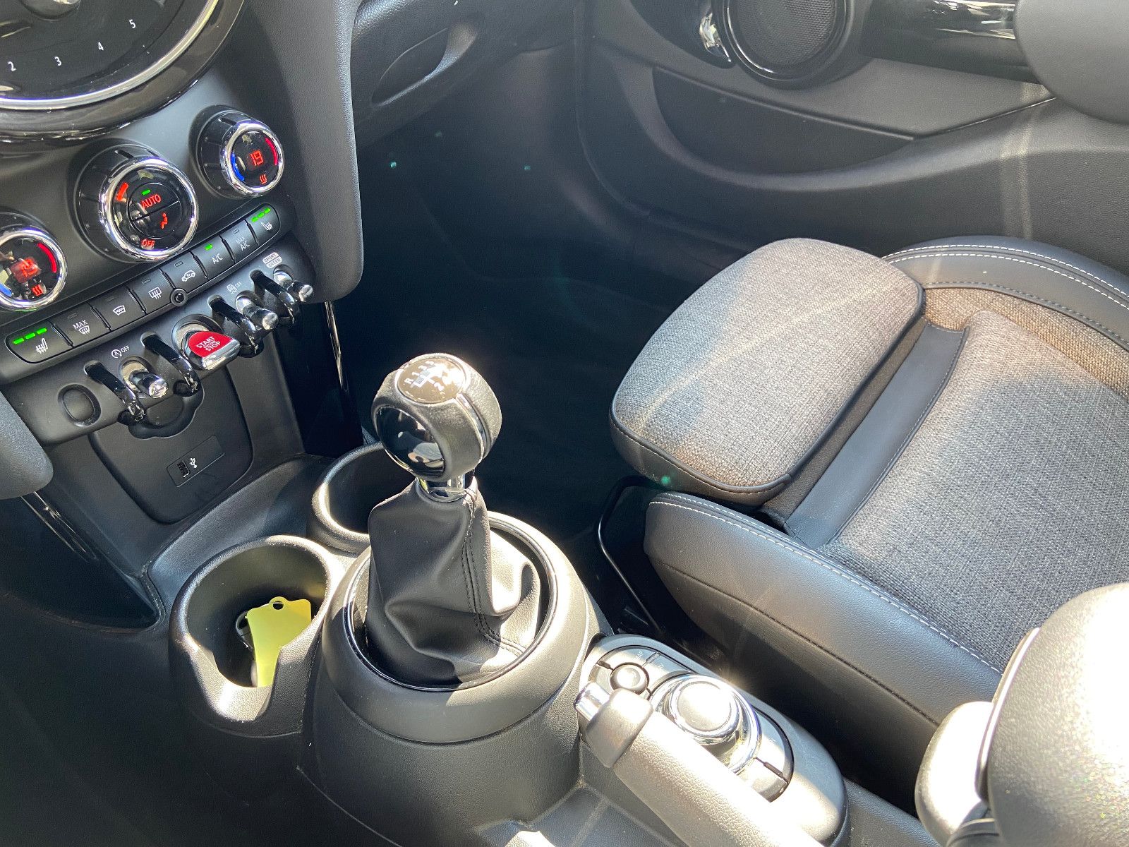 MINI One Classic - Samsaru's Car Outlet