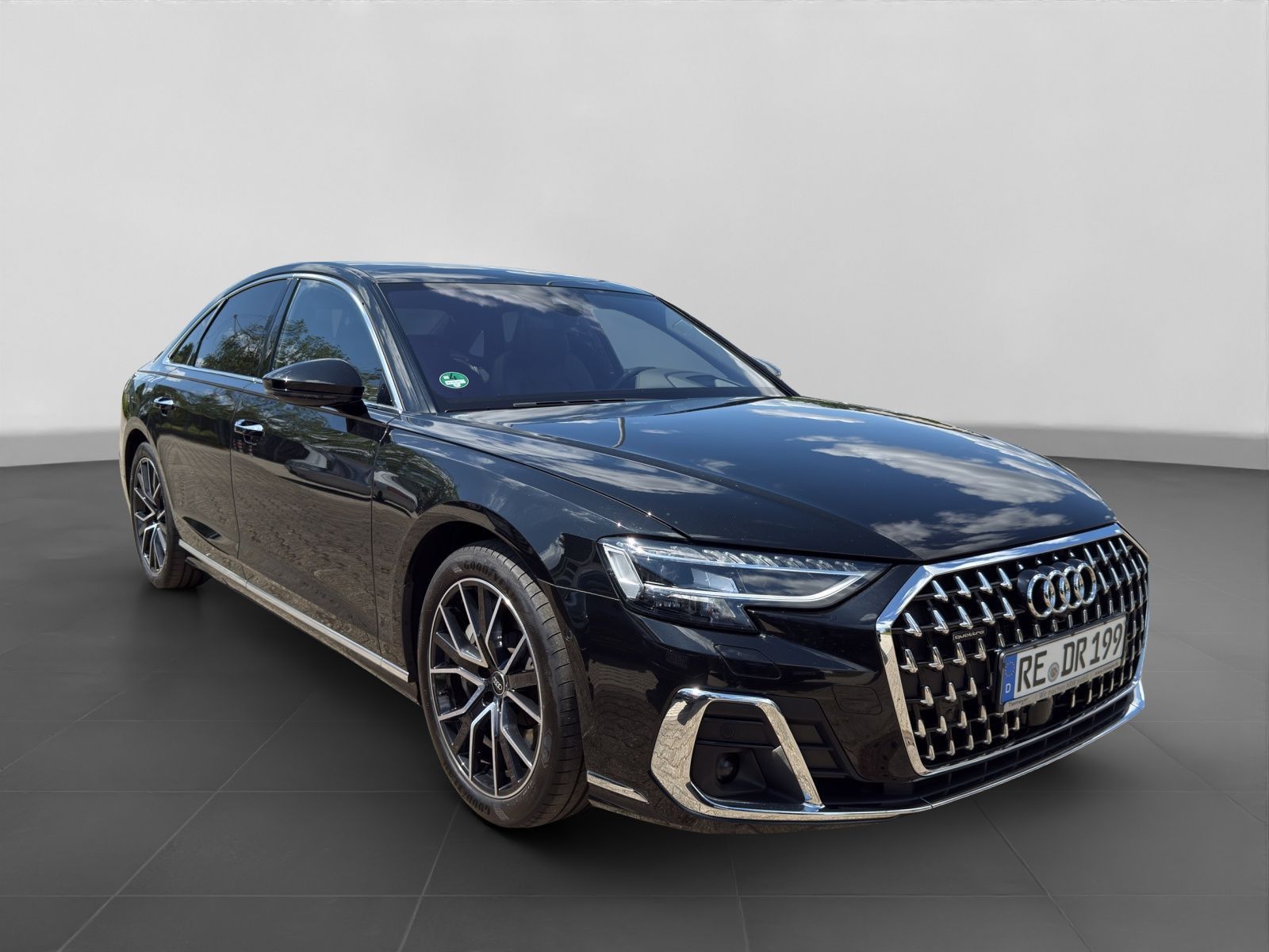 Audi A8 60 TFSIe Q LM20 - Samsaru's Car Outlet
