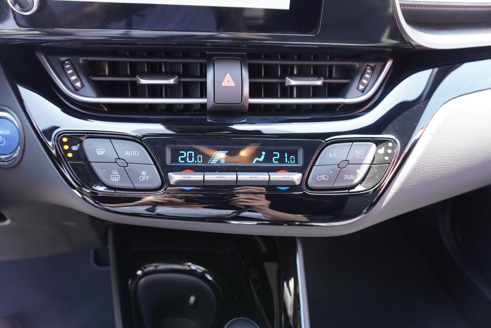 Toyota C-HR 1.8 Hybrid - Samsaru's Car Outlet