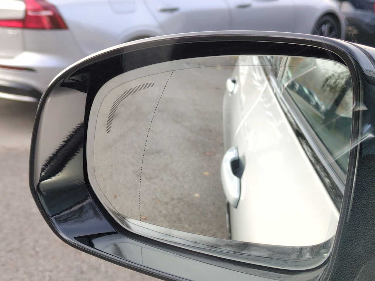 Volvo XC60 T8 Recharge Ultra Dark Plug-In Hybrid AWD