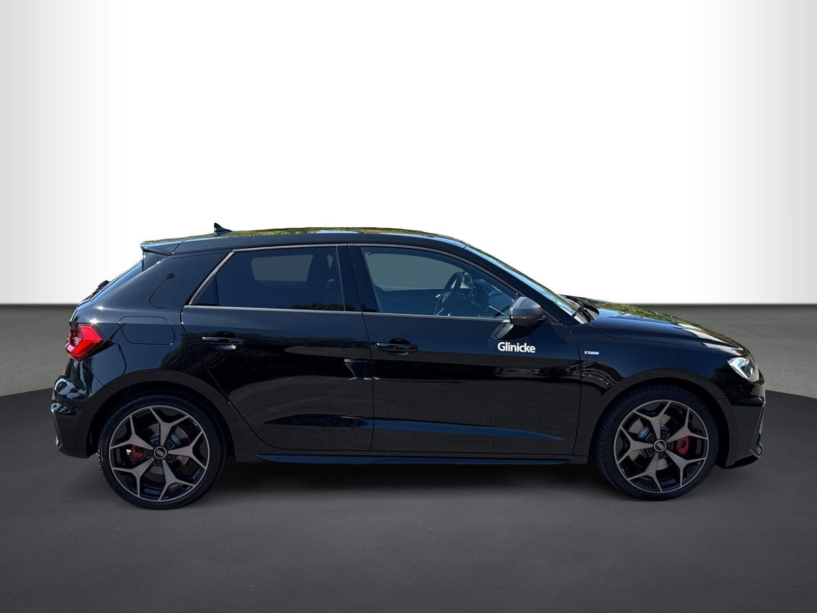Audi A1 Sportback S line 40 2.0 TFSI DSG, RFK, LED
