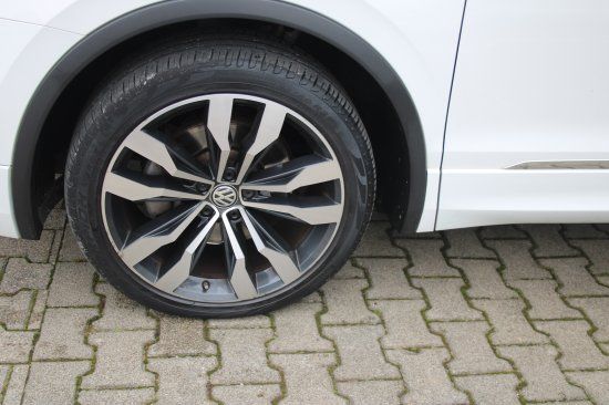 Volkswagen Tiguan 2.0 TDI 4Motion R-Line DSG Pano AHK ACC 2