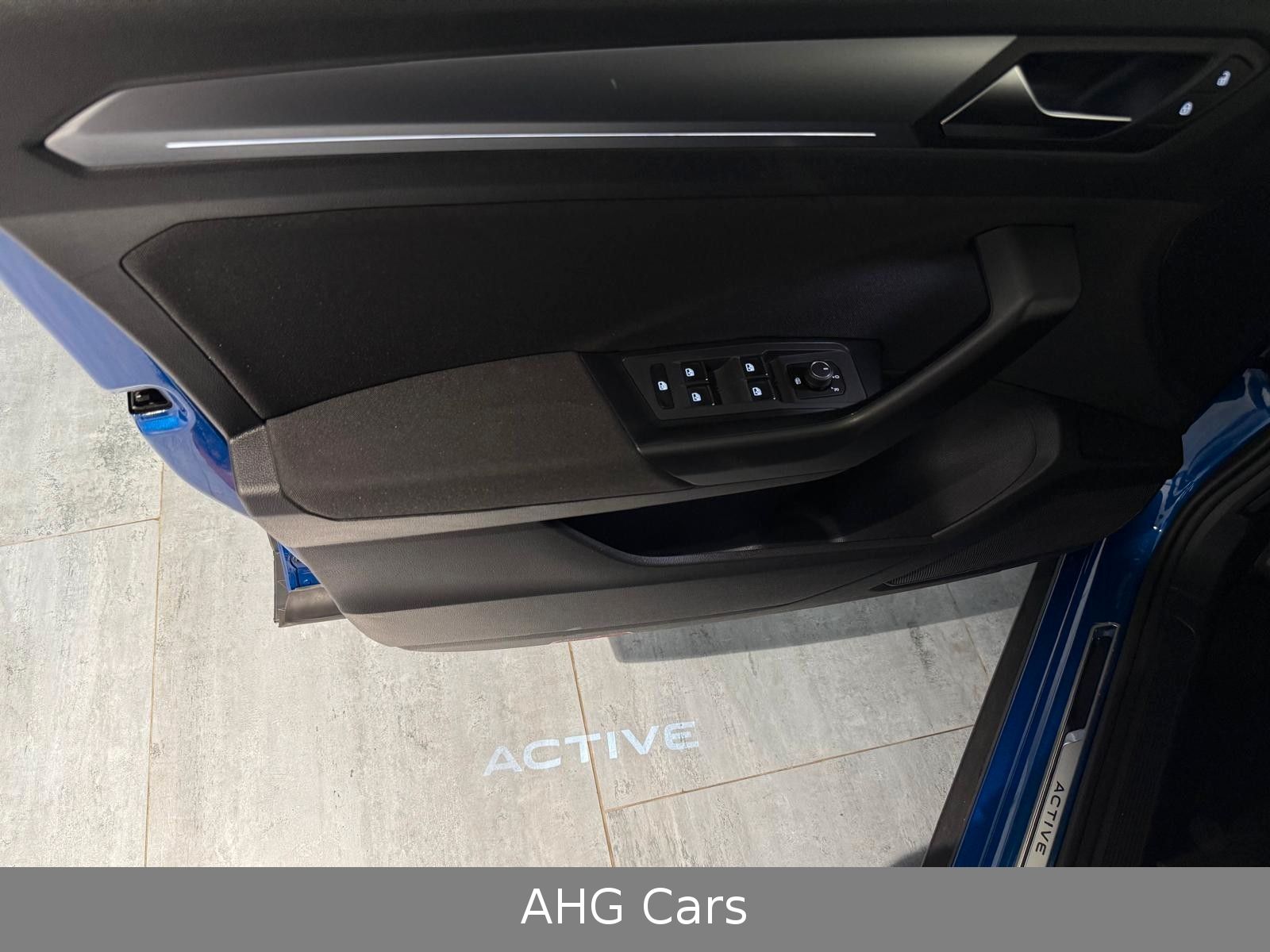 Volkswagen T-Roc Style Active 1.0TSI - Samsaru's Car Outlet