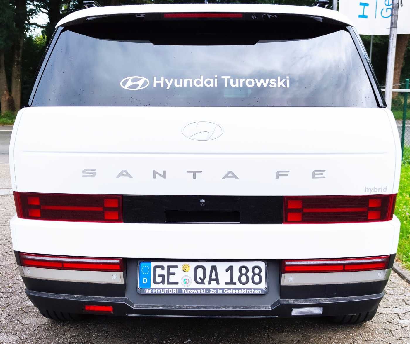 Hyundai Santa Fe Hybrid 4WD Signature - Samsaru's Car Outlet