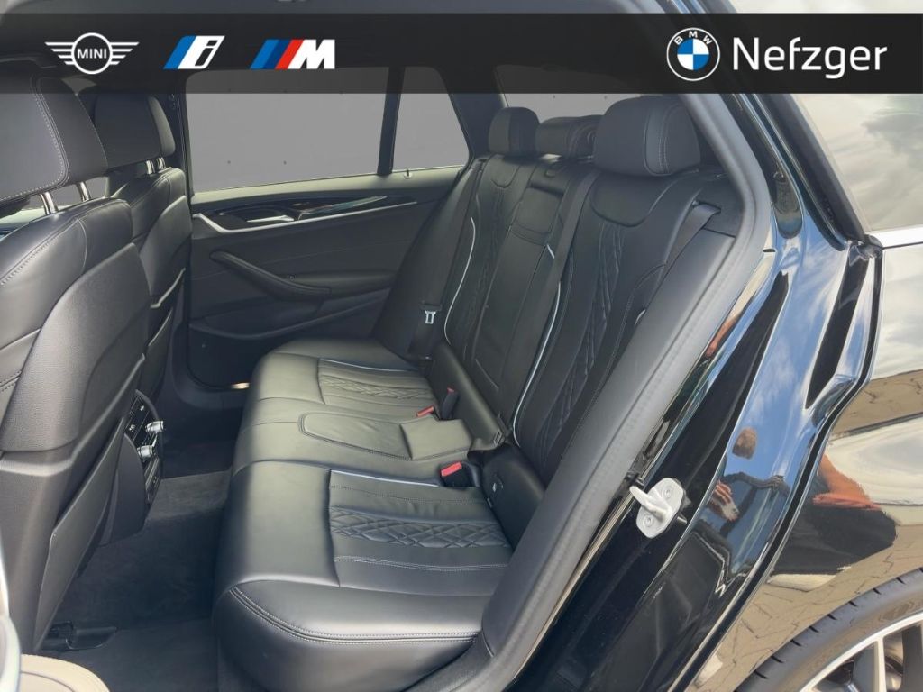 BMW 540 i xDrive Touring M Sport Head-Up Park-Assist