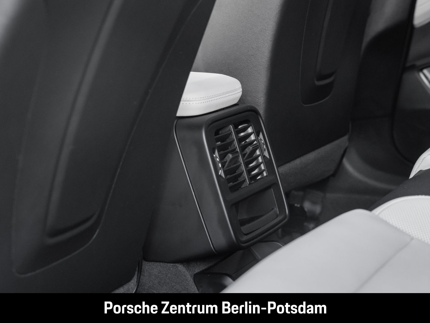 Porsche Taycan GTS Sport Turismo Burmester Panoramadach