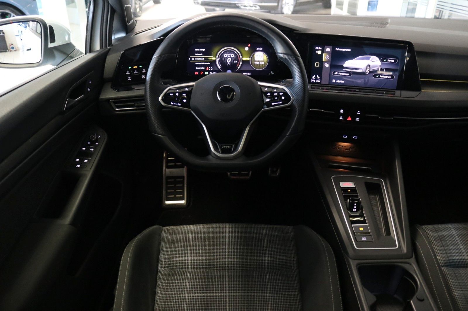 Volkswagen Golf VIII GTD AHK HUD STHZ Matrix Pano Kamera