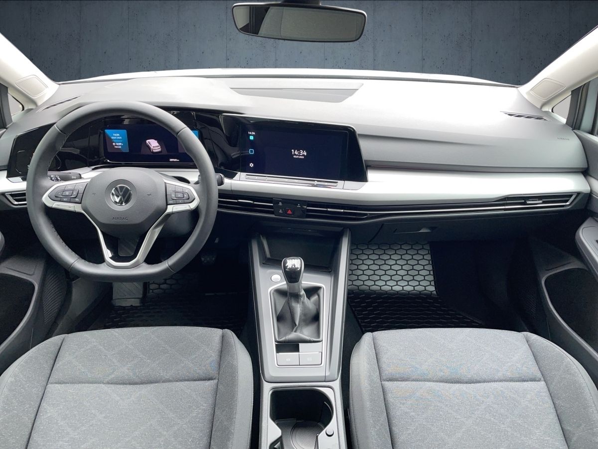 Volkswagen Golf VIII Life 1.5 TSI - Samsaru's Car Outlet
