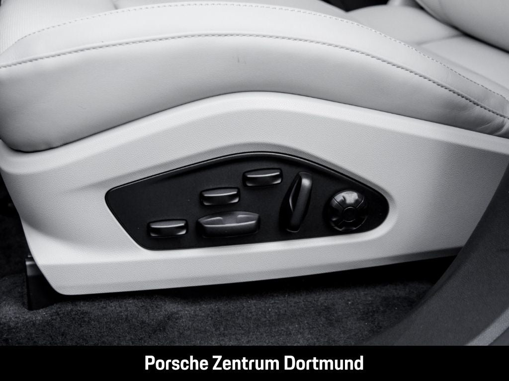 Porsche Macan 4 - Samsaru's Car Outlet