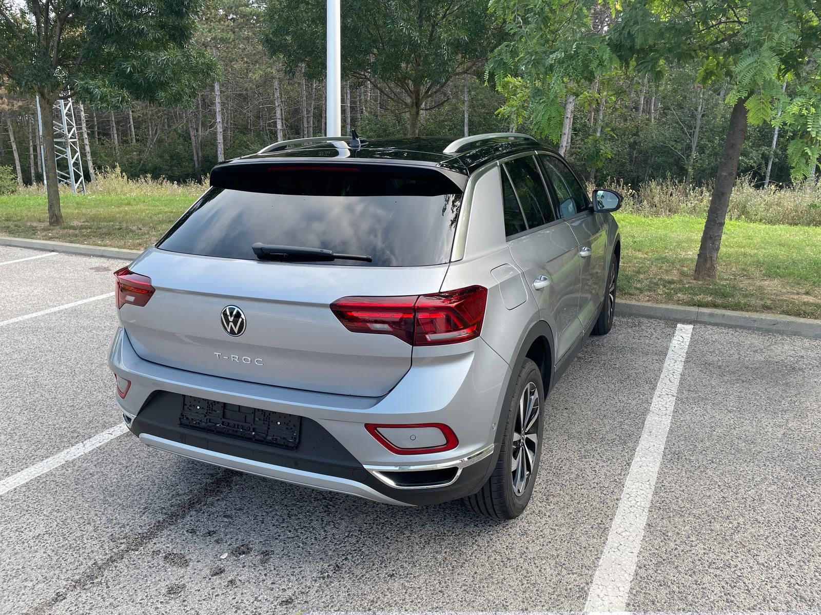 Volkswagen T-Roc Move 1.5 TSI DSG - Samsaru's Car Outlet