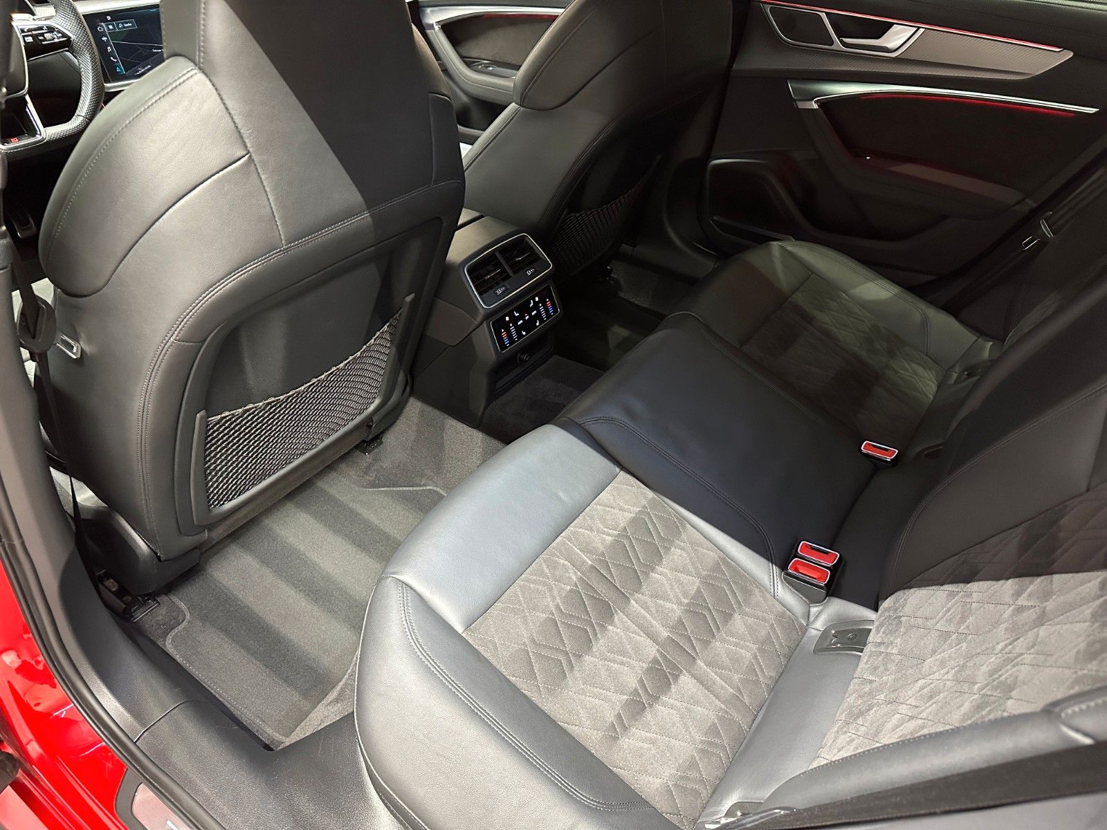 Audi RS6 Avant 4.0 TFSI quattro *1. HAND*B&O*KERAMIK*