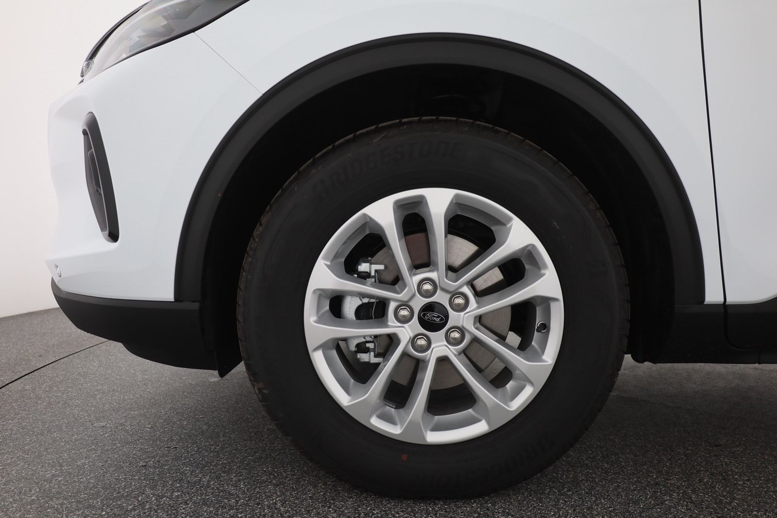 Ford Kuga 1.5 EB Titanium - Samsaru's Car Outlet