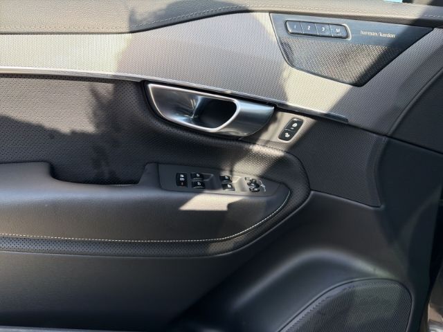 Volvo XC90 B5 Plus Dark AWD 7-Sitzer Luftfahrw. Panora