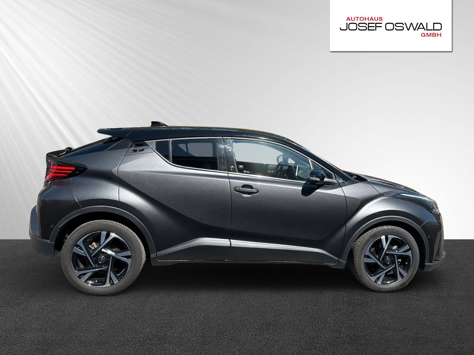 Toyota C-HR Hybrid - Samsaru's Car Outlet