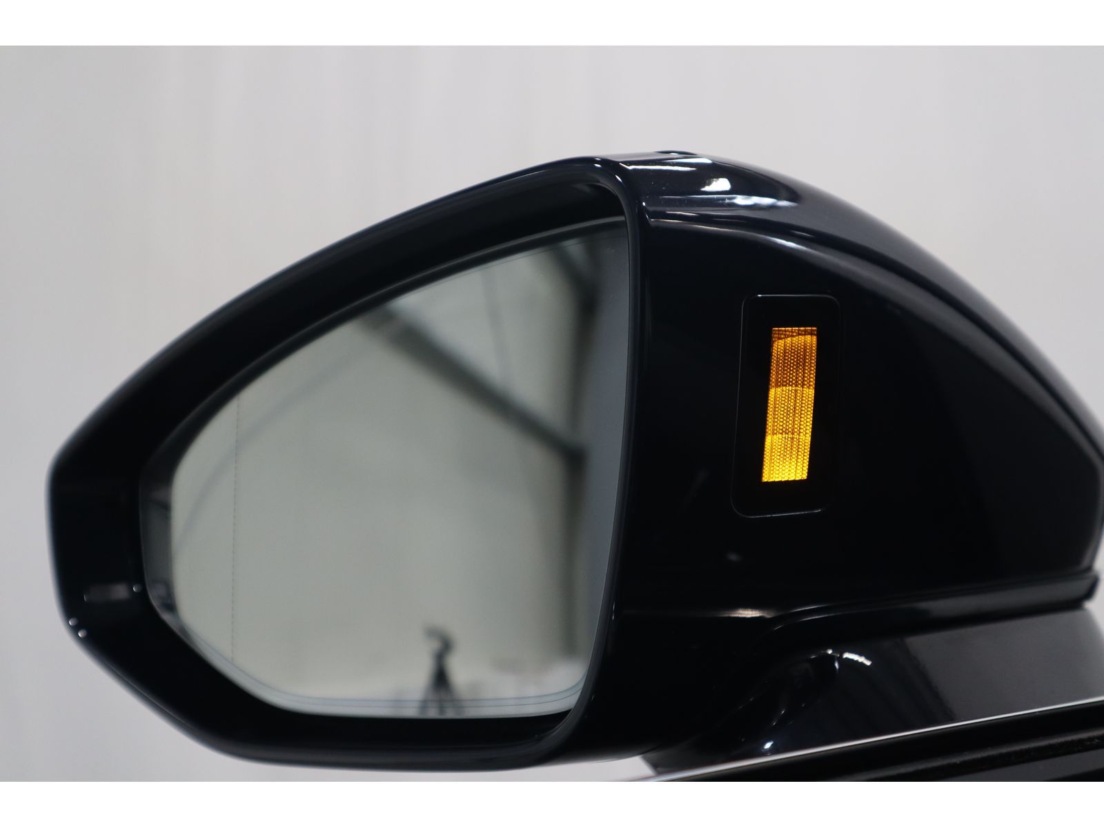 Audi A8 Lang 60 TFSI e quattro - Samsaru's Car Outlet
