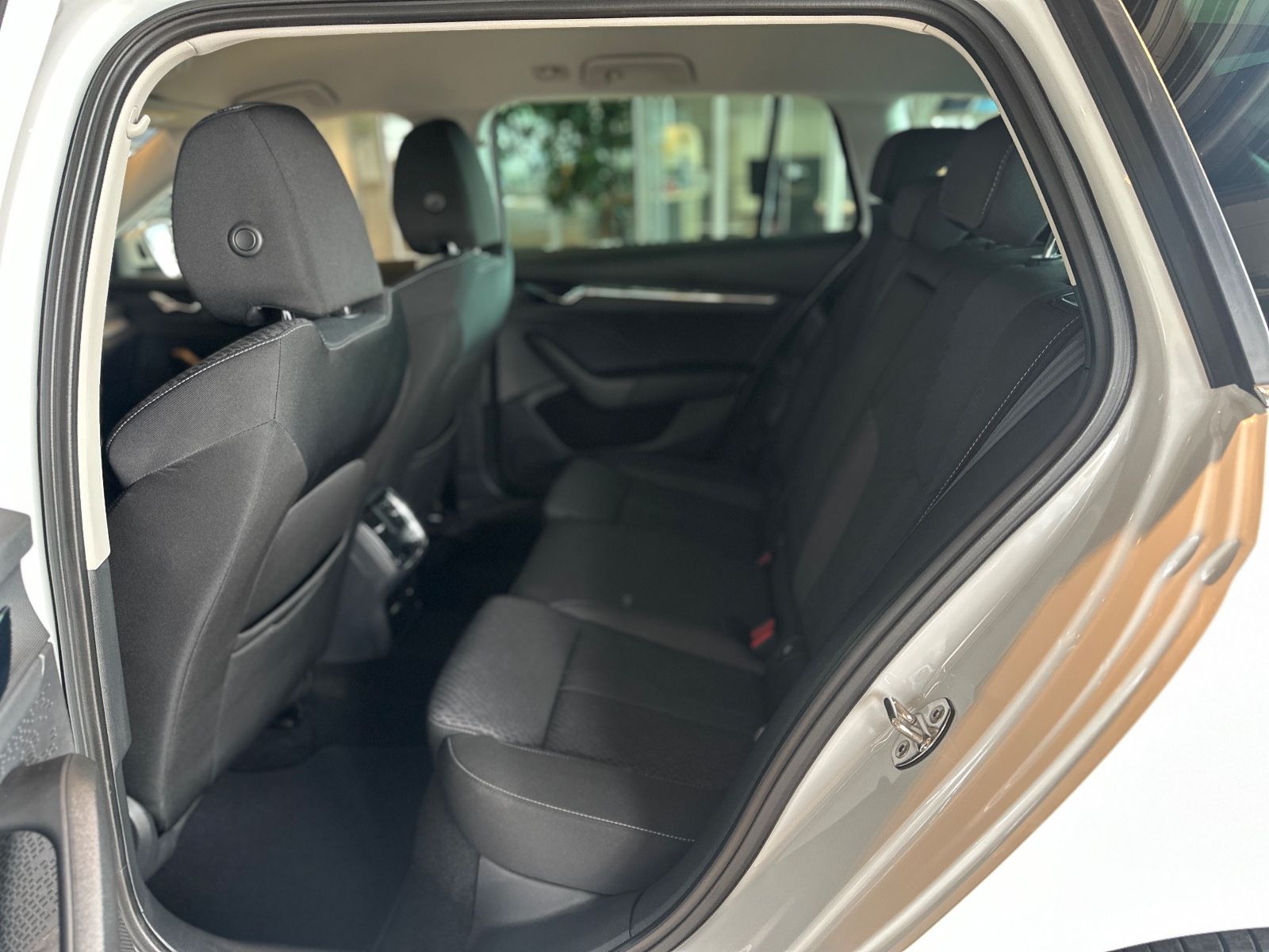 Skoda Octavia Combi - Samsaru's Car Outlet