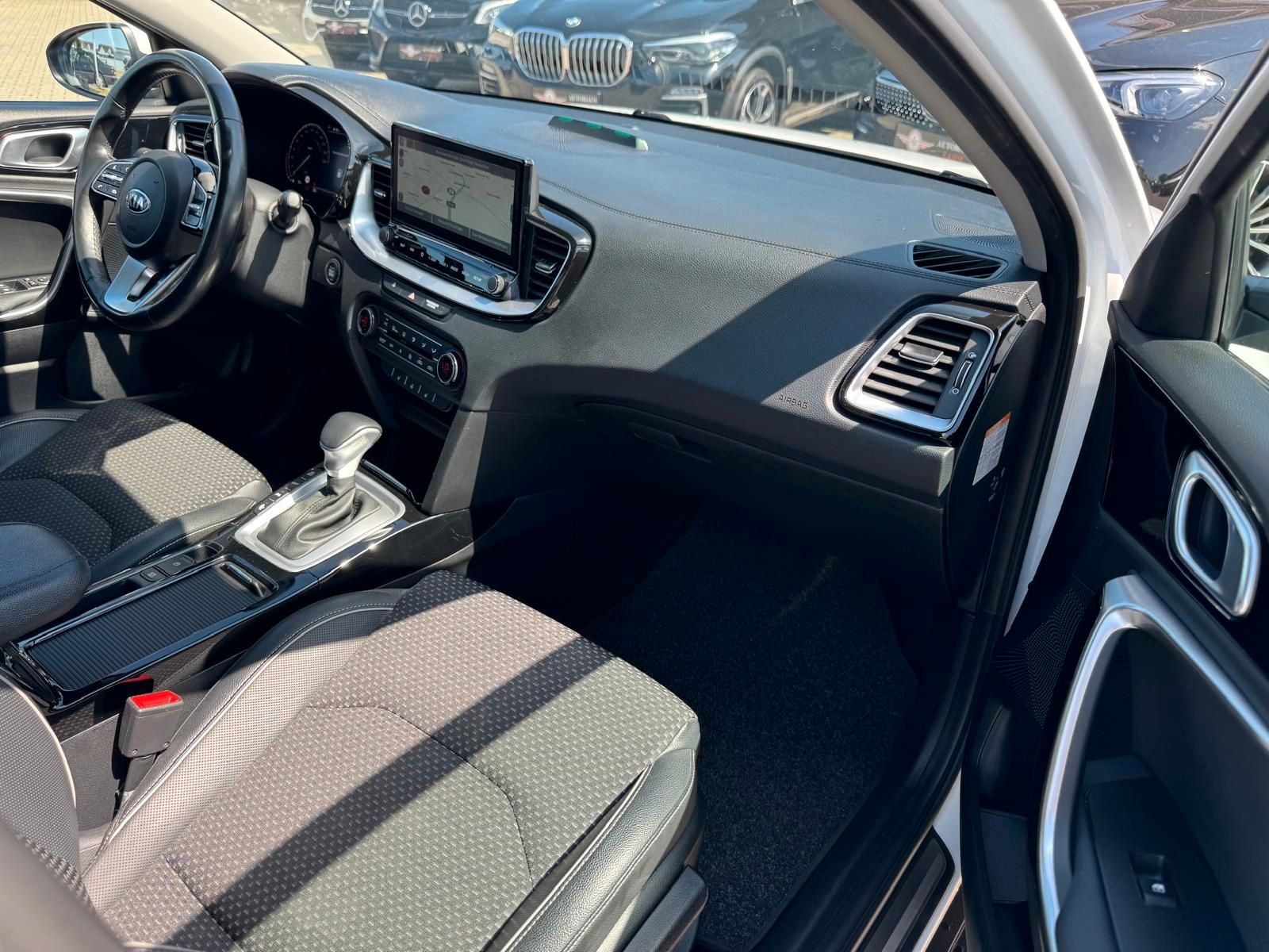 Kia XCeed 1.6 DCT Plug-in-Hybrid Platinum Edition - Samsaru's Car Outlet