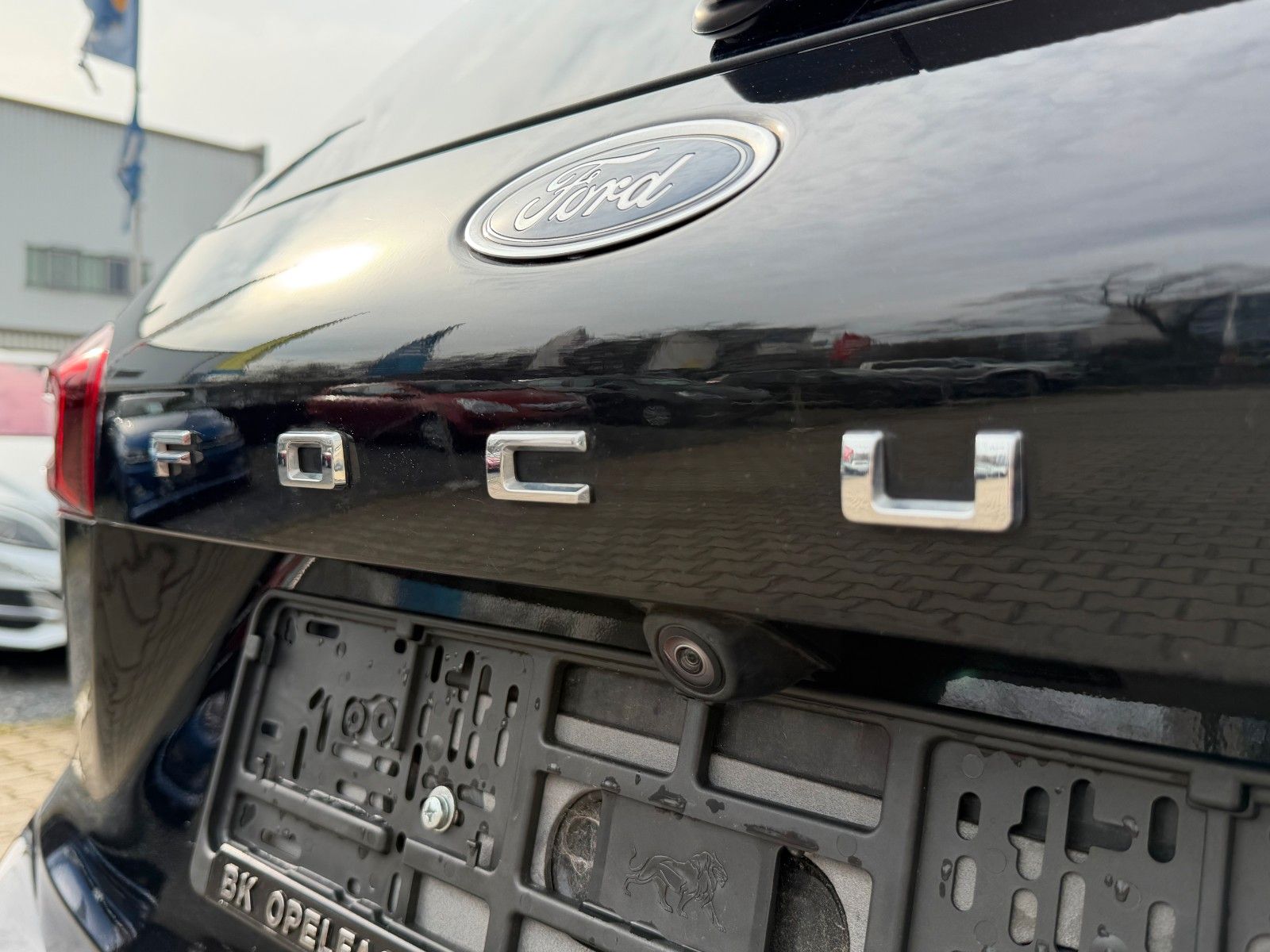 Ford Focus Turnier Cool & Connect*Autom*LED*AHK*Face