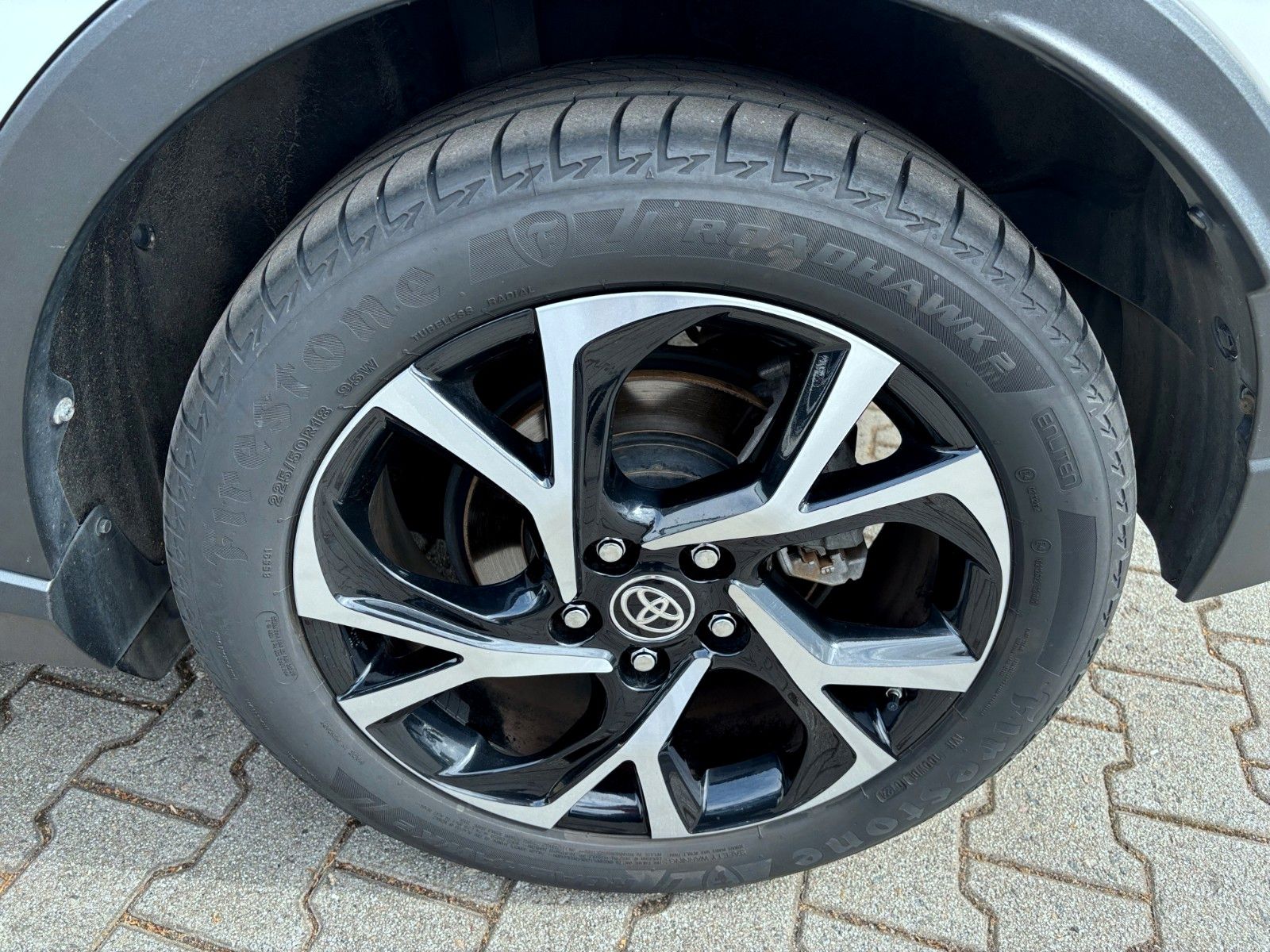 Toyota C-HR Hybrid - Samsaru's Car Outlet