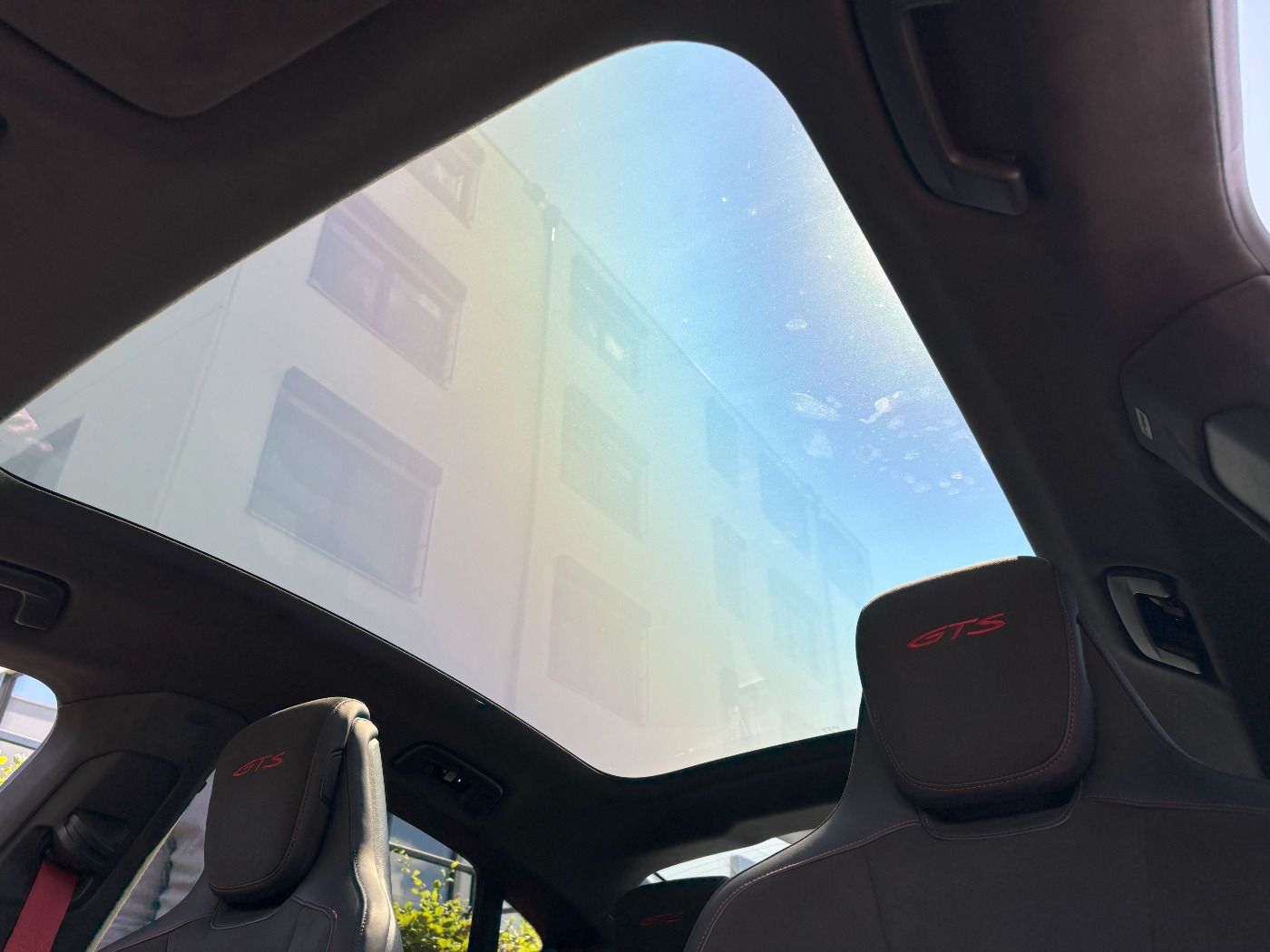 Porsche Taycan GTS | Panoramadach mit Sunshine Control |