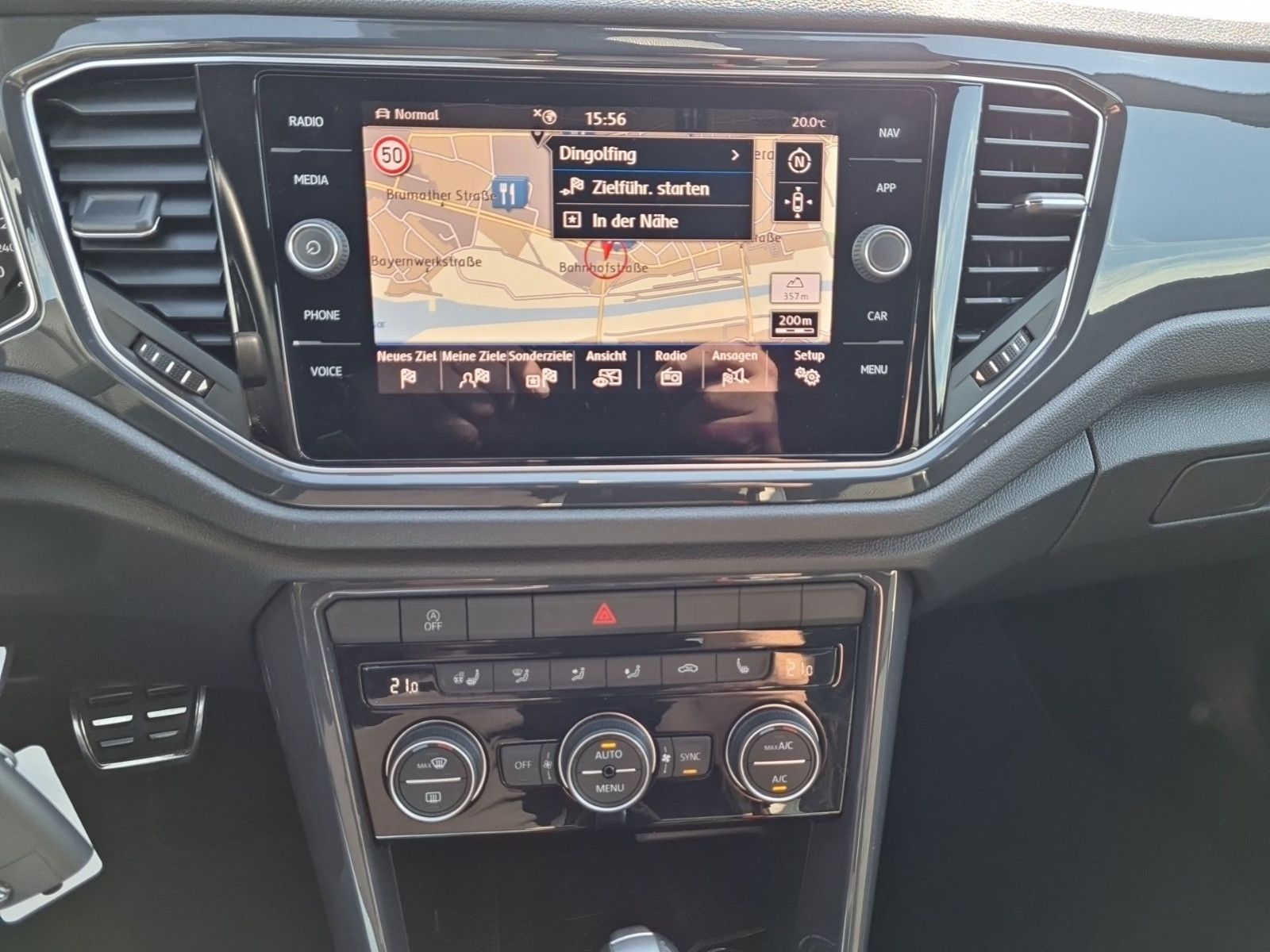 Volkswagen T-Roc 2.0 TDI Sport 4Motion - Samsaru's Car Outlet