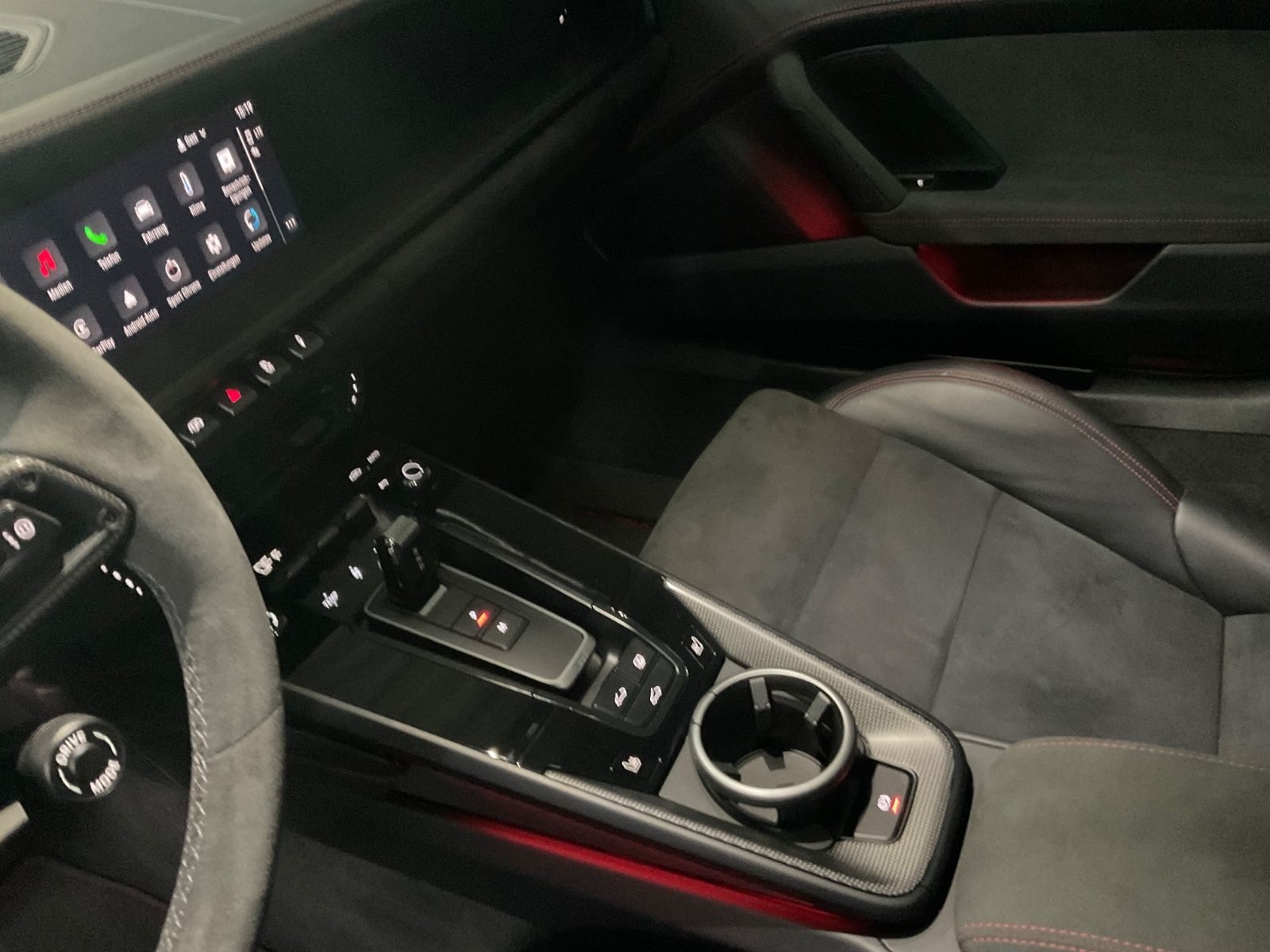 Porsche 911 / 992 Carrera 4 GTS / Kamera / Glasdach
