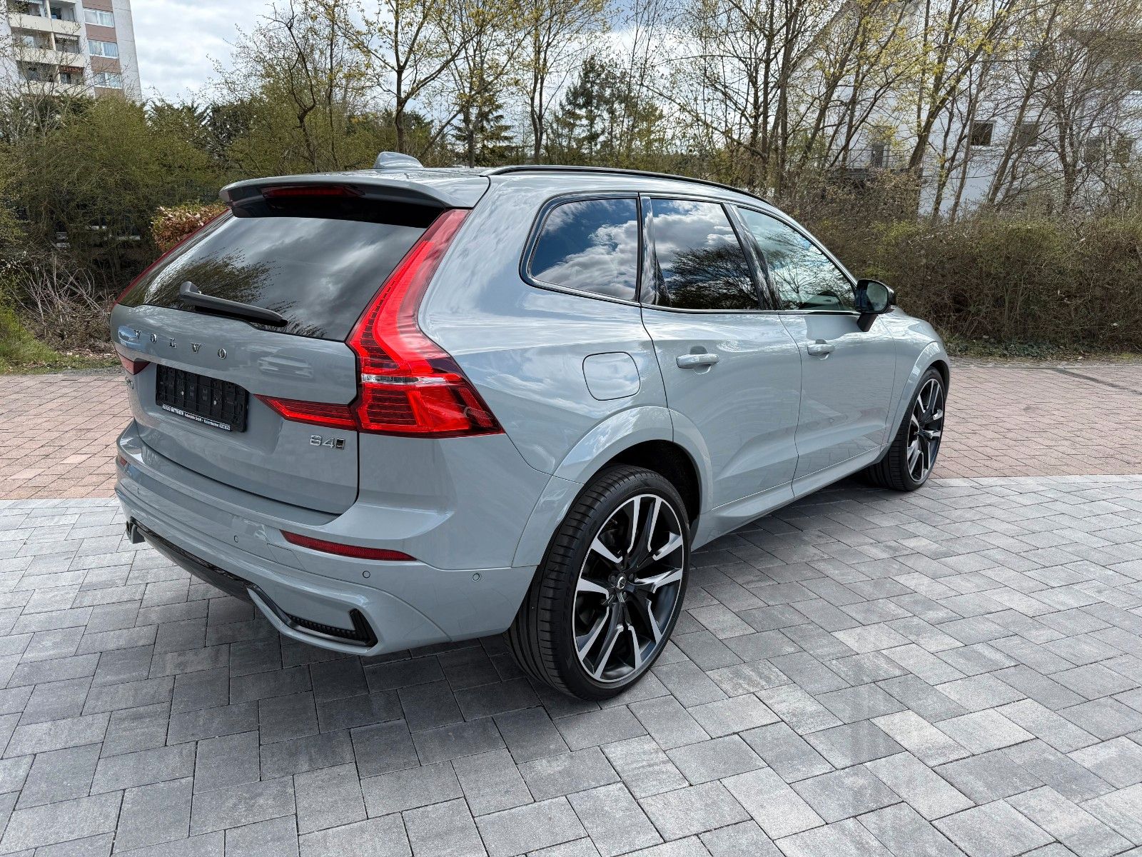 Volvo XC60 B4 AWD ULTIMATE DARK+STANDHZG+AHK+22"+LEDER