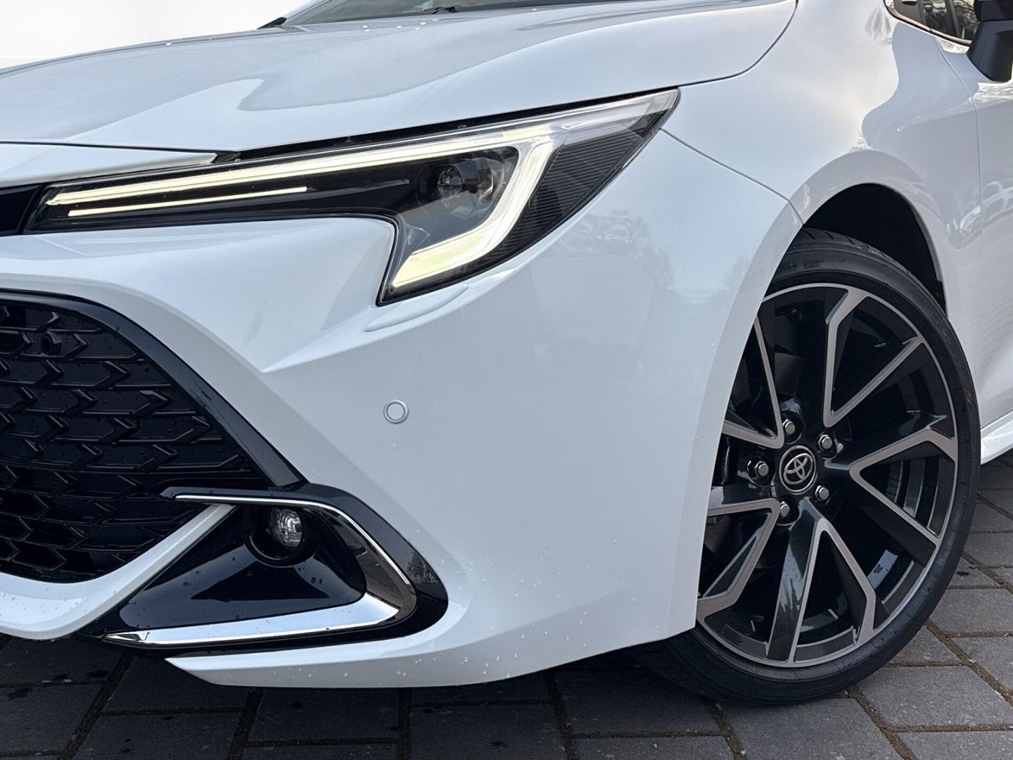 Toyota Corolla Touring Sports 2.0 Hybrid Lounge +Matrix