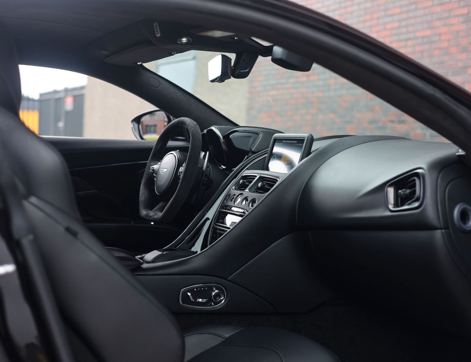 Aston Martin DBS Superleggera 5.2 V12 | B&O - Carbon