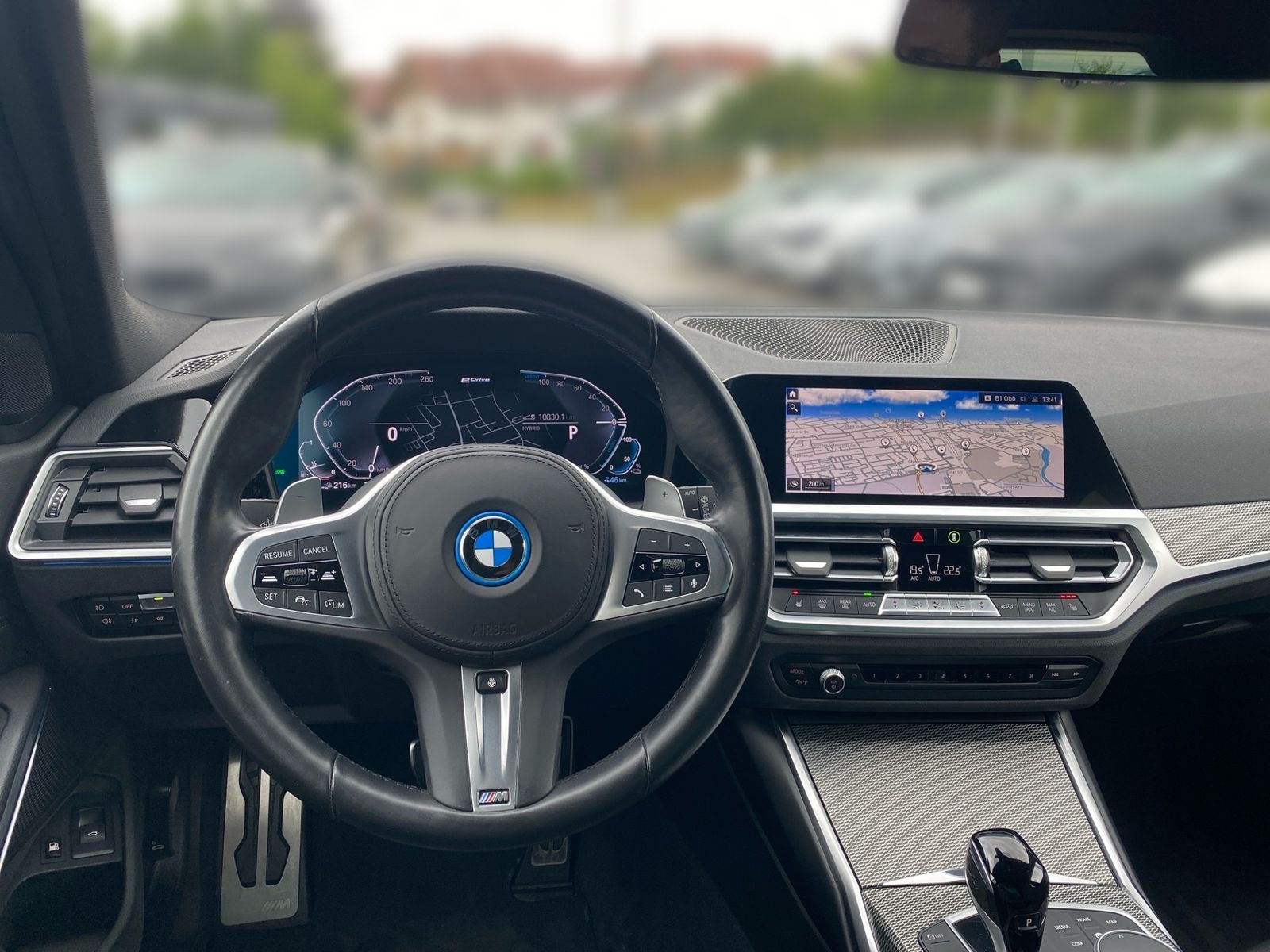 BMW 330e Touring M Sport - Samsaru's Car Outlet