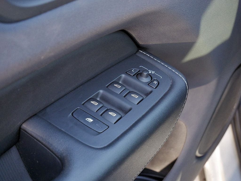 Volvo XC60 T8 Recharge Inscription FACEL. STANDHZ LED