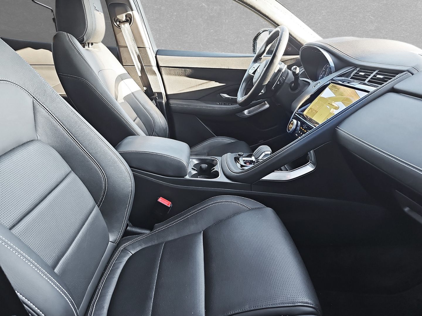 Jaguar E-Pace P300e R-Dynamic S