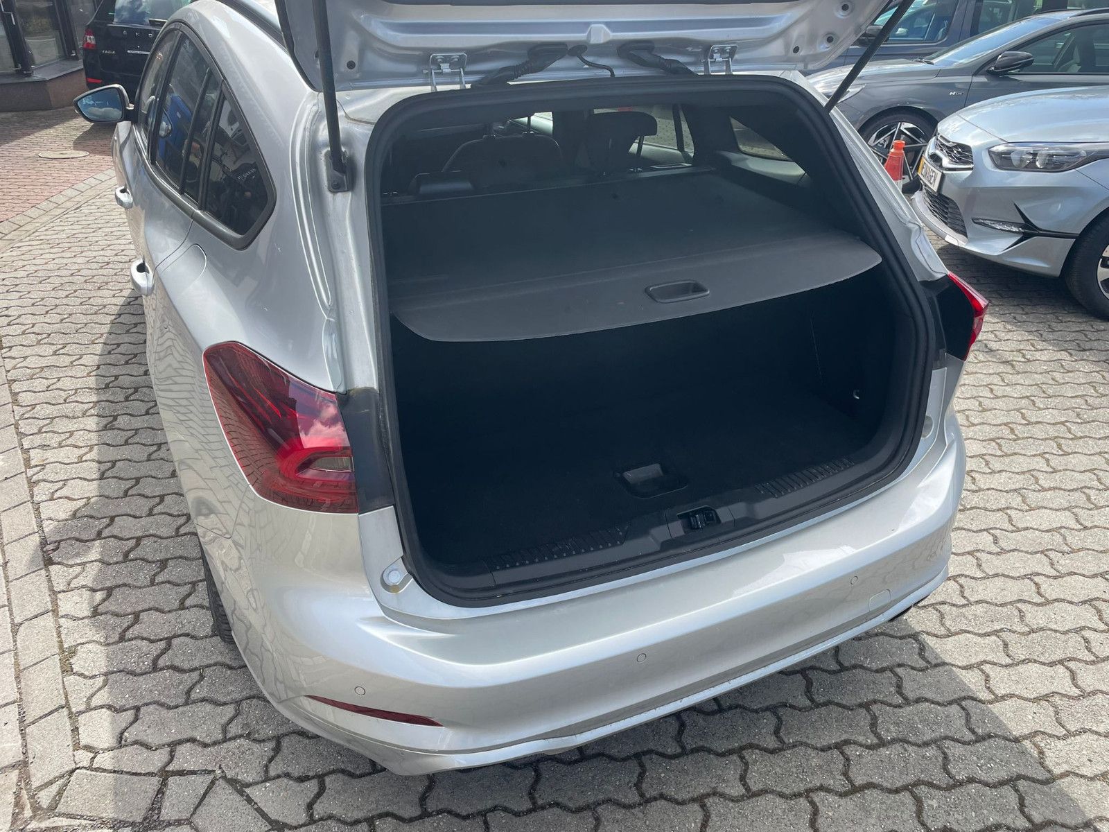 Ford Focus Turnier ST-Line 1.5 Autom,Navi,ALU,ALLWETE
