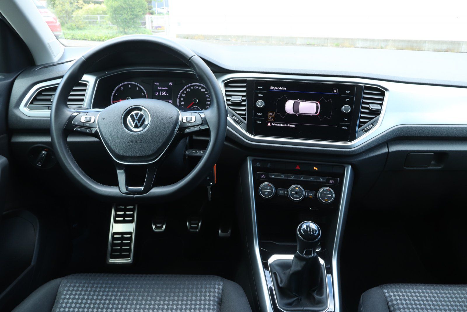 Volkswagen T-Roc 1.0 TSI Active - Samsaru's Car Outlet
