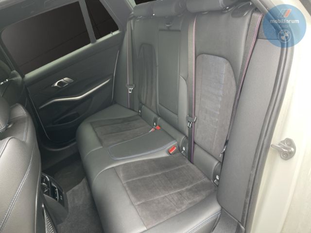 BMW 330 e xDrive M-Sport Pro LCI ACC AHK HUD HiFi