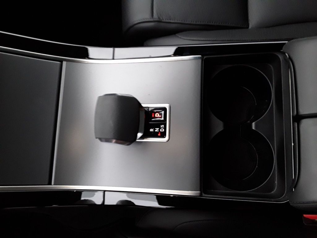 Range Rover Velar D300 Autobiography - Samsaru's Car Outlet