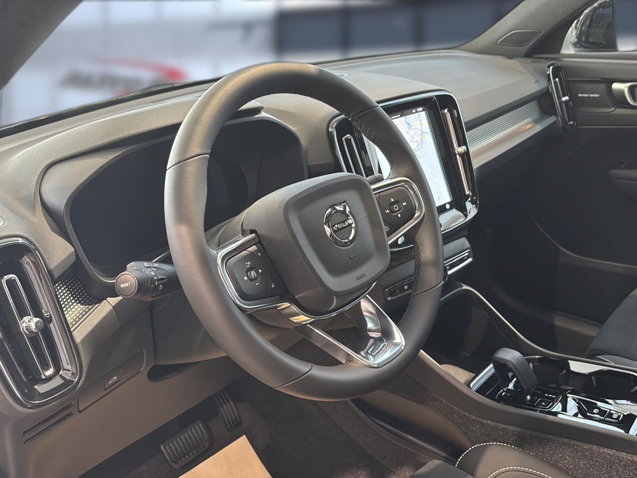 Volvo XC 40 Plus Black Edition 2WD Bluetooth LED Klima