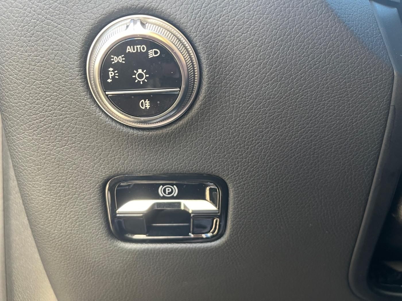 Mercedes-Benz GLC 220 d 4MATIC Avantgarde StHz*AHK*Pano*Memory