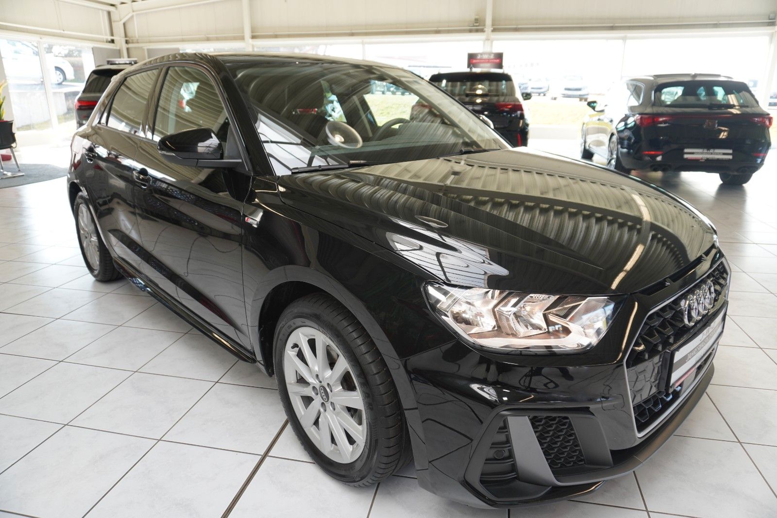 Audi A1 Sportback S-Line 30 TFSI S-Tronic - Samsaru's Car Outlet